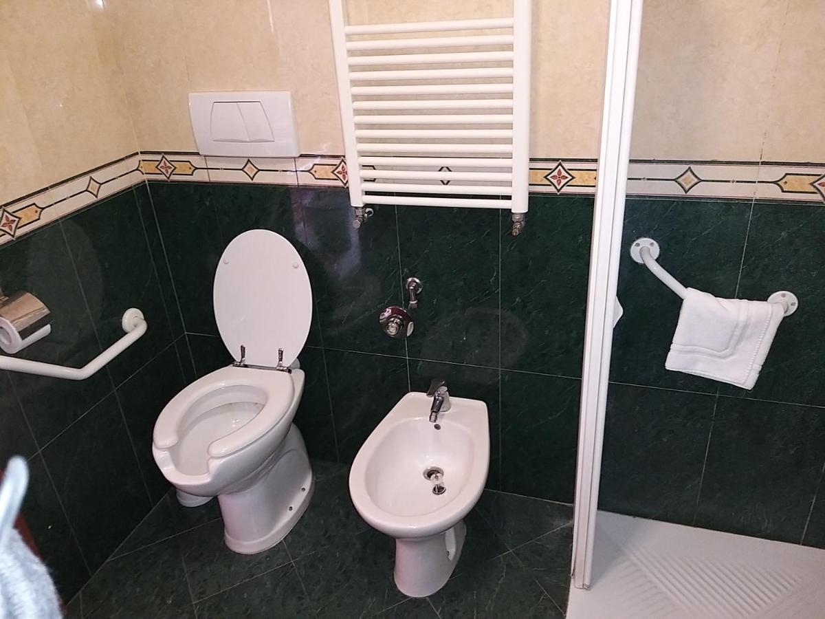 Quarto com 2 Camas de Solteiro - Acesso para Hóspedes com Mobilidade Reduzida