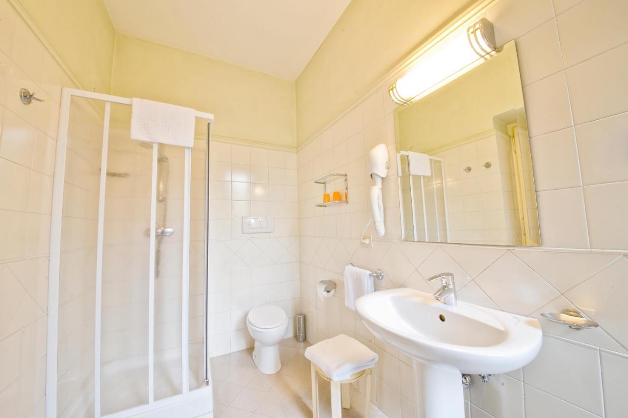 Quarto com Cama de Casal ou 2 de Solteiro