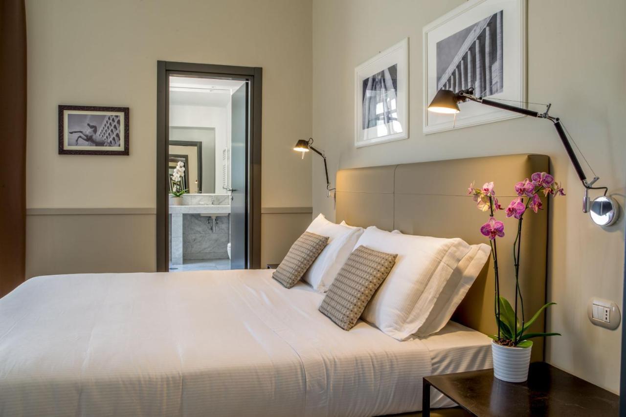 Large Double or Twin Room,949345162:JPEG