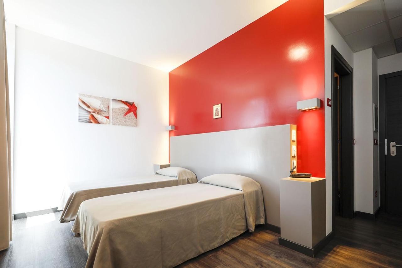 Double or Twin Room,998485248:JPEG