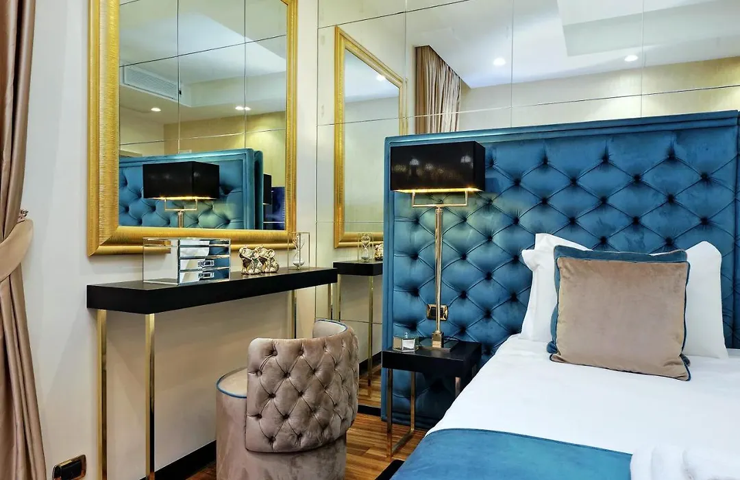 Trevi Diamond Luxury Suites & Jacuzzi-1