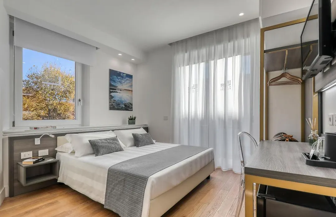 Gallery Suite-1