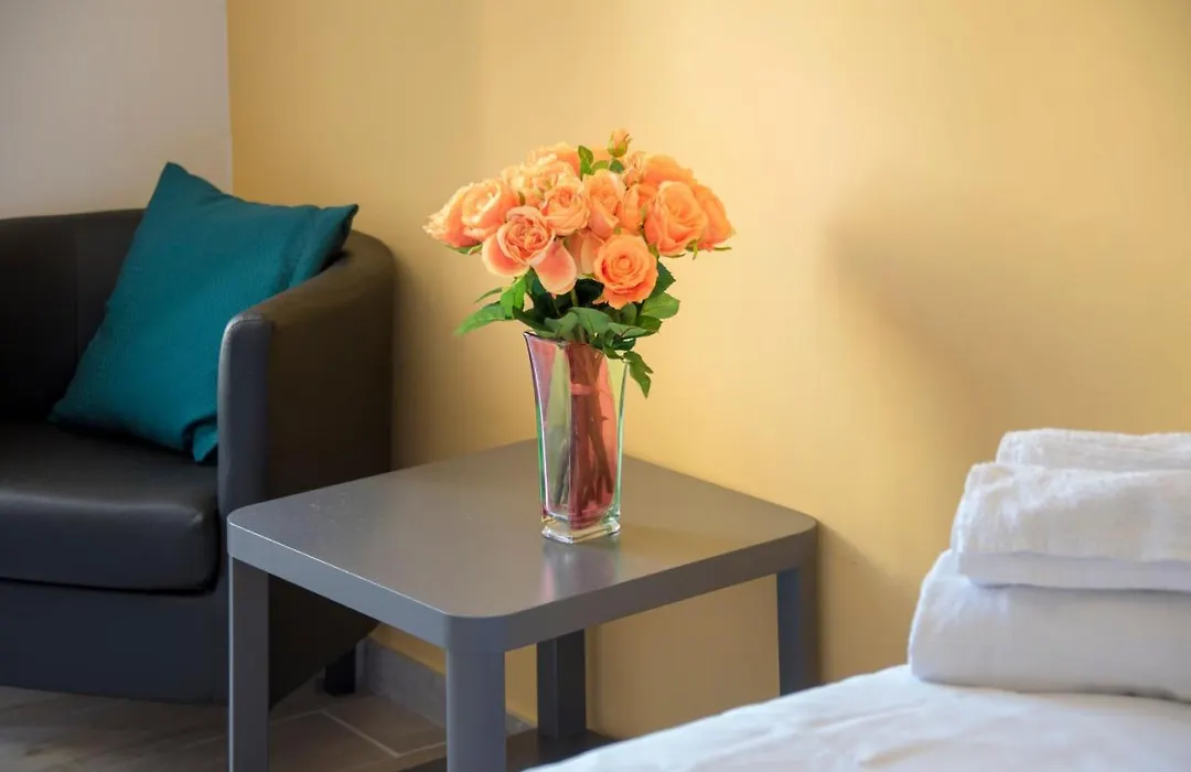 Raffaela'S Suite & Rooms Vatican Guest House-1