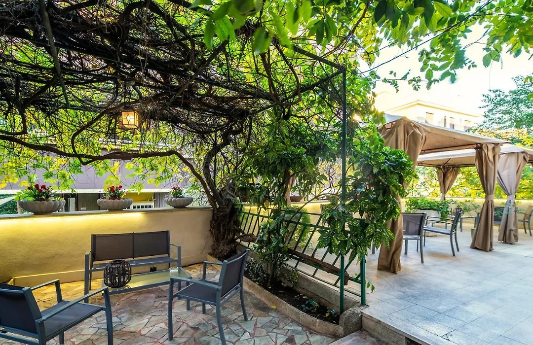 Garden House - Luxury Guest House - Self Check-In Only-1