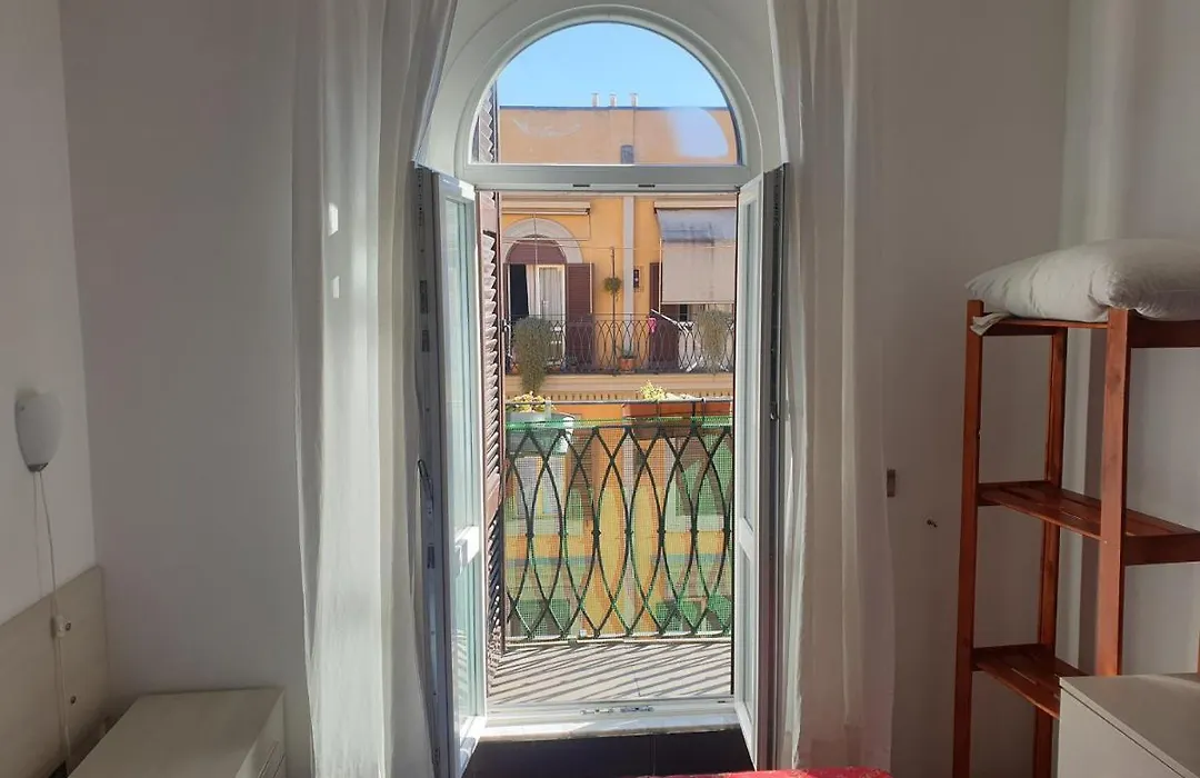 Guest House Hello Roma-1