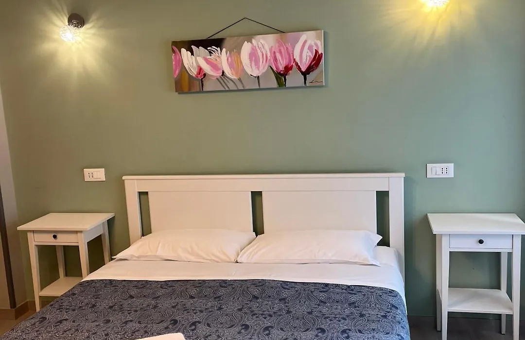 Pretty Tiburtina Room-1