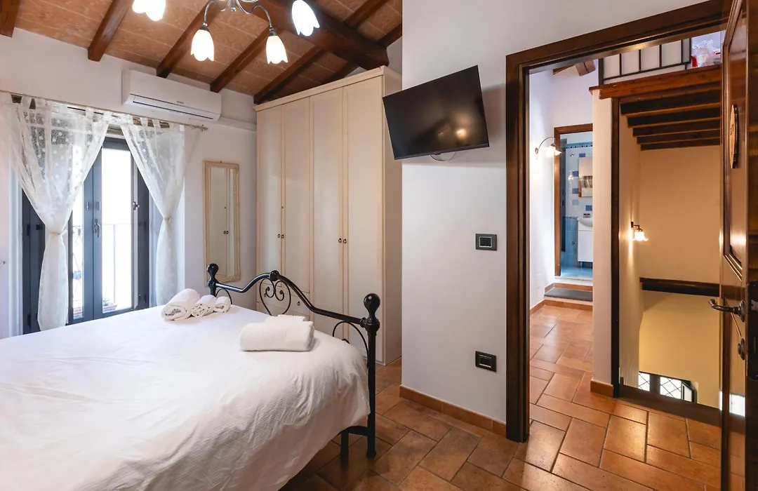 Palazzetto San Lorenzo-1