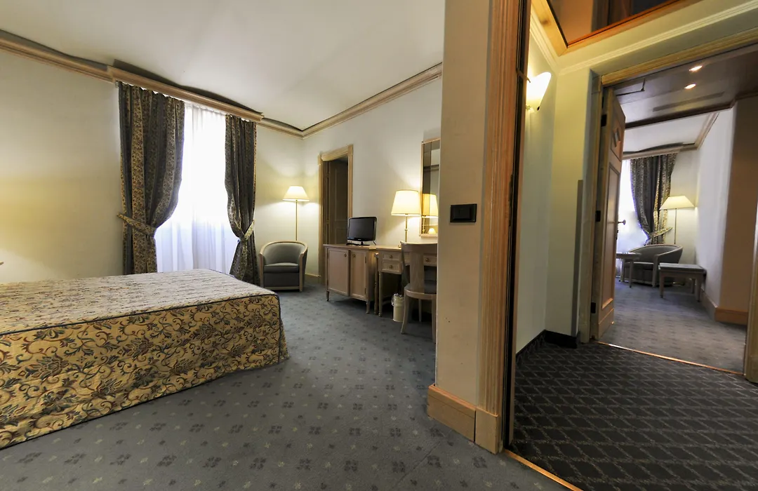 Hotel De La Ville-1