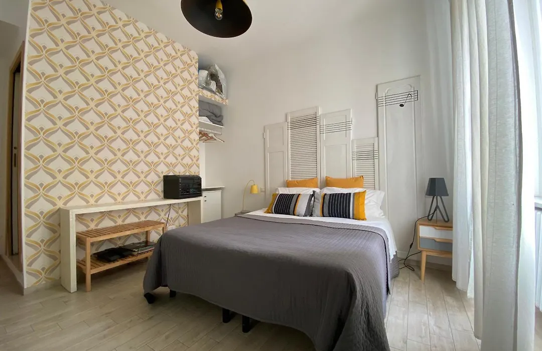 Room Of Arts-1