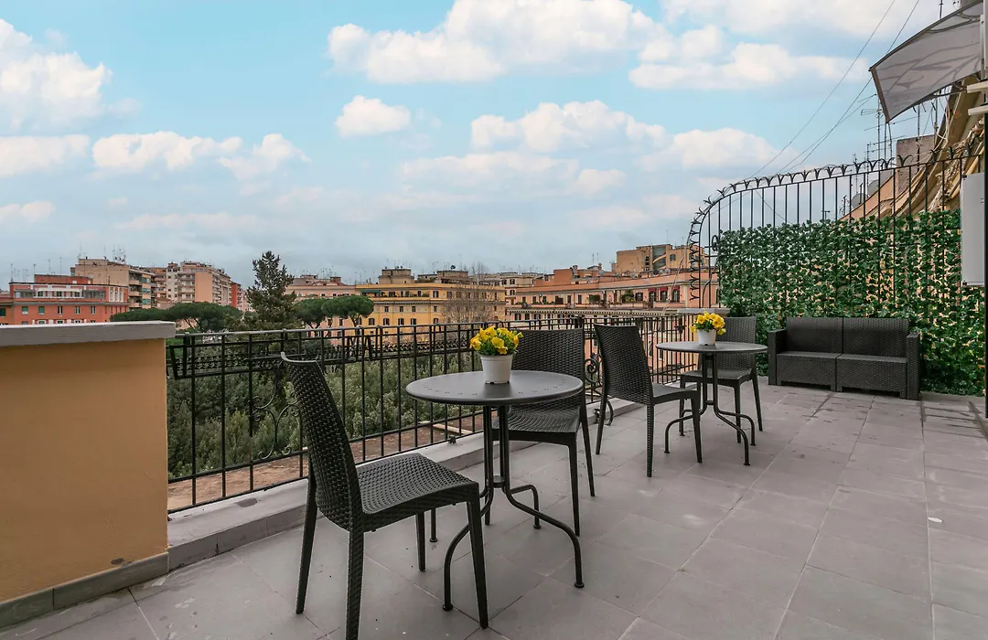 Re Di Roma Rooftop-1