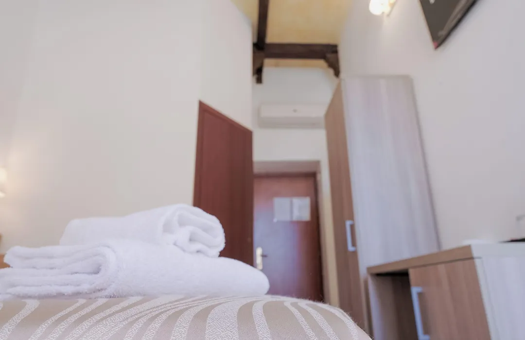 Hotel Alex Square-1