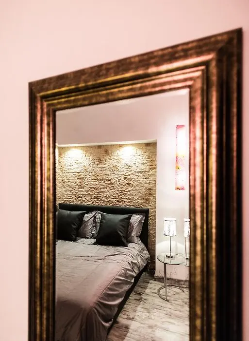 Trevi & Pantheon Luxury Rooms-1