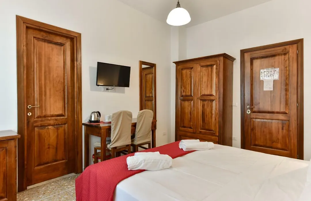 Domus Bella Roma Hotel-1