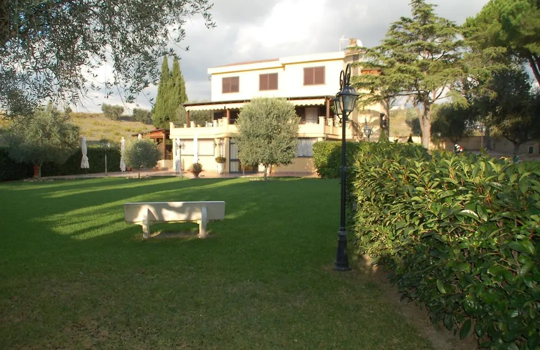 Bed And Breakfast La Corte Degli Ulivi-1