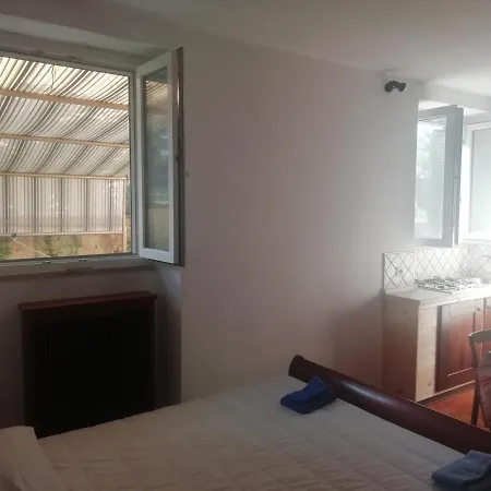 Monolocali e stanze in Villa a 350 mt spiaggia libera Lido delle Sirene-3
