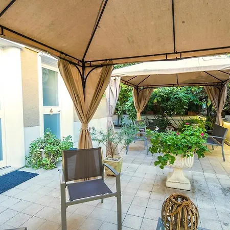 Garden House - Luxury Guest House - Self Check-In Only-3