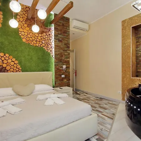 Suite Paradise Rome Guest Rooms-2