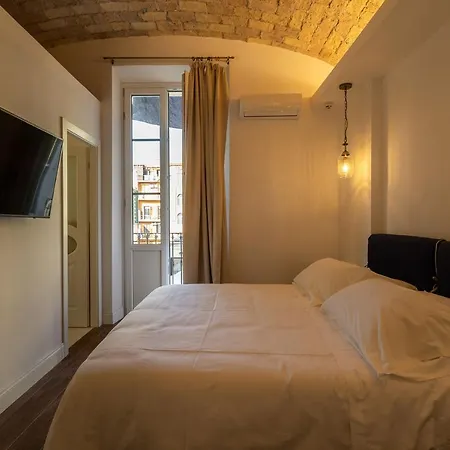 Rome Central Business Rooms-2