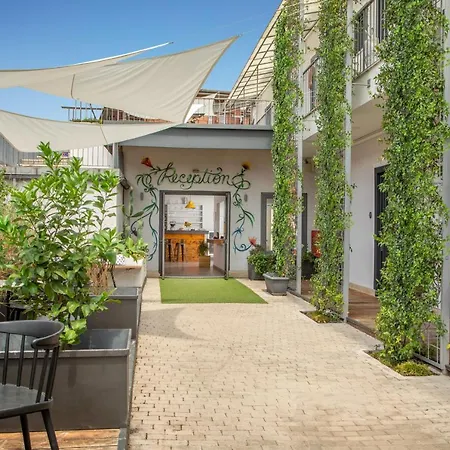 Urban Garden Hotel-3