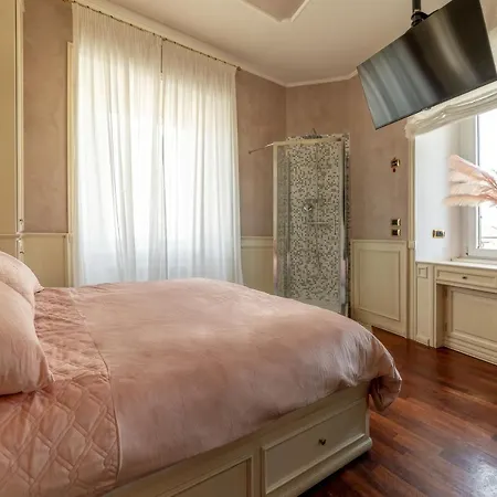 Downtown Luxury B&B - Termini Train Station-3