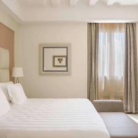 Aleph Rome Hotel, Curio Collection By Hilton-2