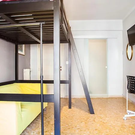Kamchu Apartments: Tiburtina-2