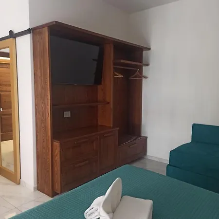 B&B Suite And Rooms San Giovanni-3