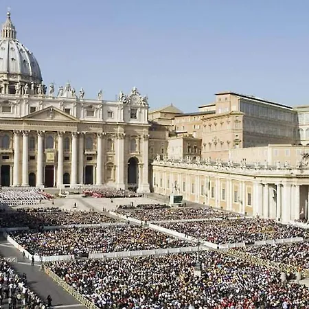 Vatican Rooms-3