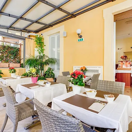 Hotel Cellini-2
