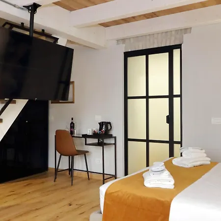 Charming Suites Navona-2