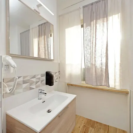 The Colours Rooms Guest House-2