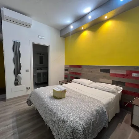 Whatshouse Roma-3