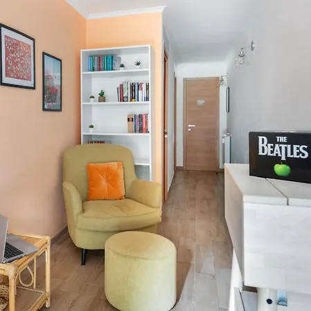 Retro Guest House-2