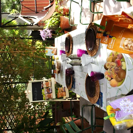 Bed And Breakfast Bio-2