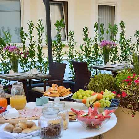 Lh Hotel Lloyd Roma-2