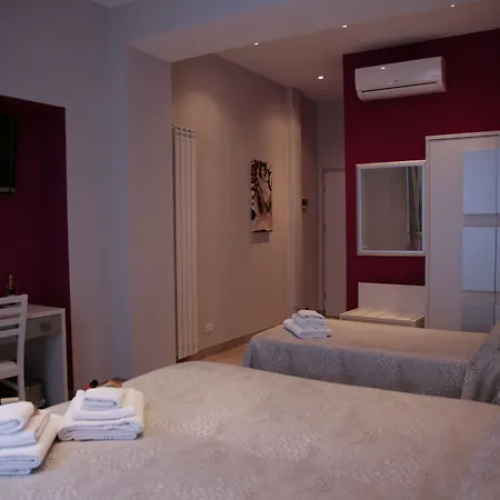 Five Rooms Rome Guesthouse-3