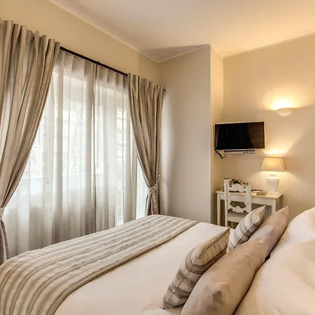 Casa Mia Vaticano Guest House-3