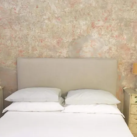 Vicolo Del Lupo Guesthouse-3