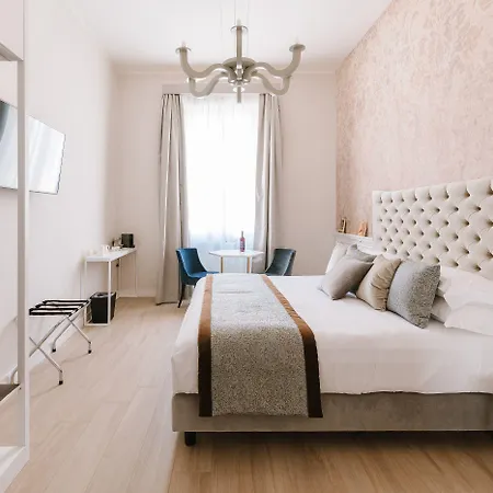 Rhea Silvia Luxury Navona-2