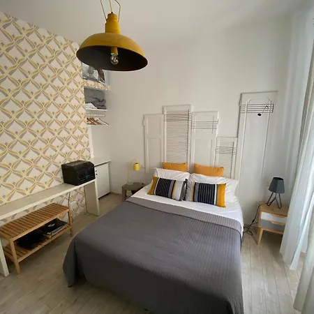 Room Of Arts-2