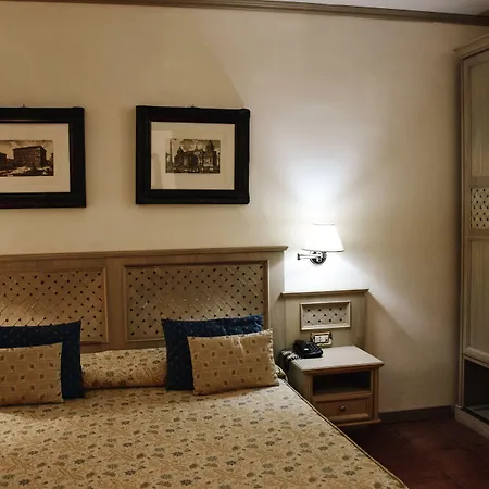 Hotel Quadrifoglio By Mancini-3
