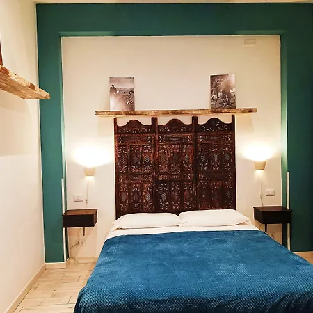 Lanzies Guesthouse-2