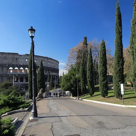 Roman Holiday Colosseo-3