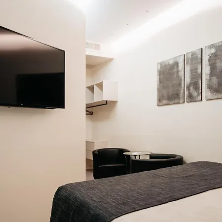 Room 230 Roma Luxury Suites-2