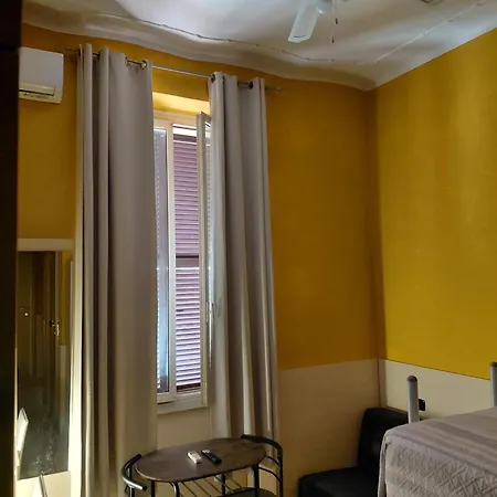 Guest House Hola Roma-3