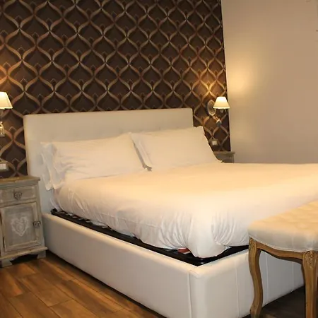 Roman Royal Rooms-2