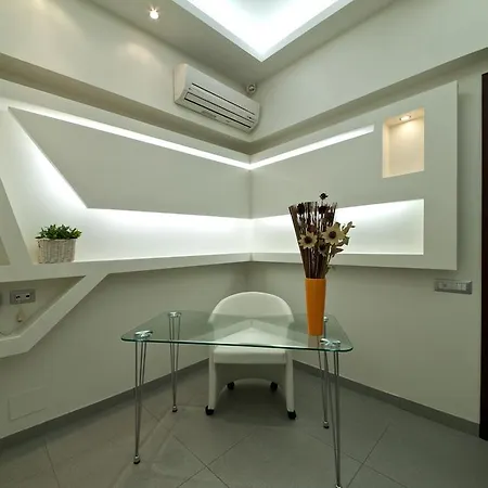 Roma Naif Rooms-2