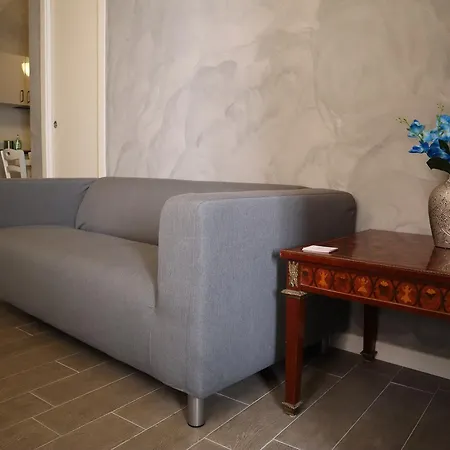 Domizia Top Floor Guest House-2