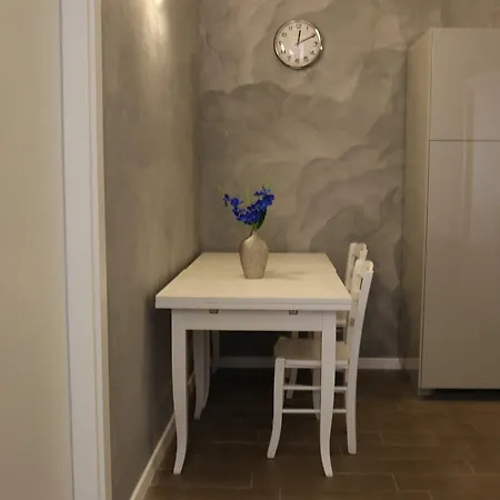 Domizia Top Floor Guest House-3