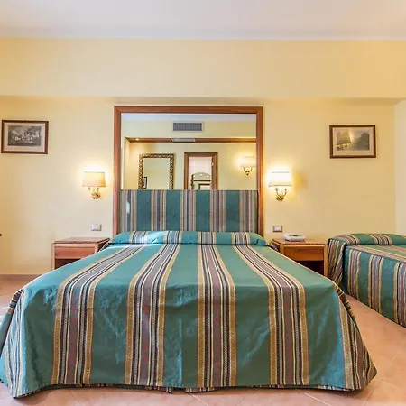 Raeli Hotel Noto-3